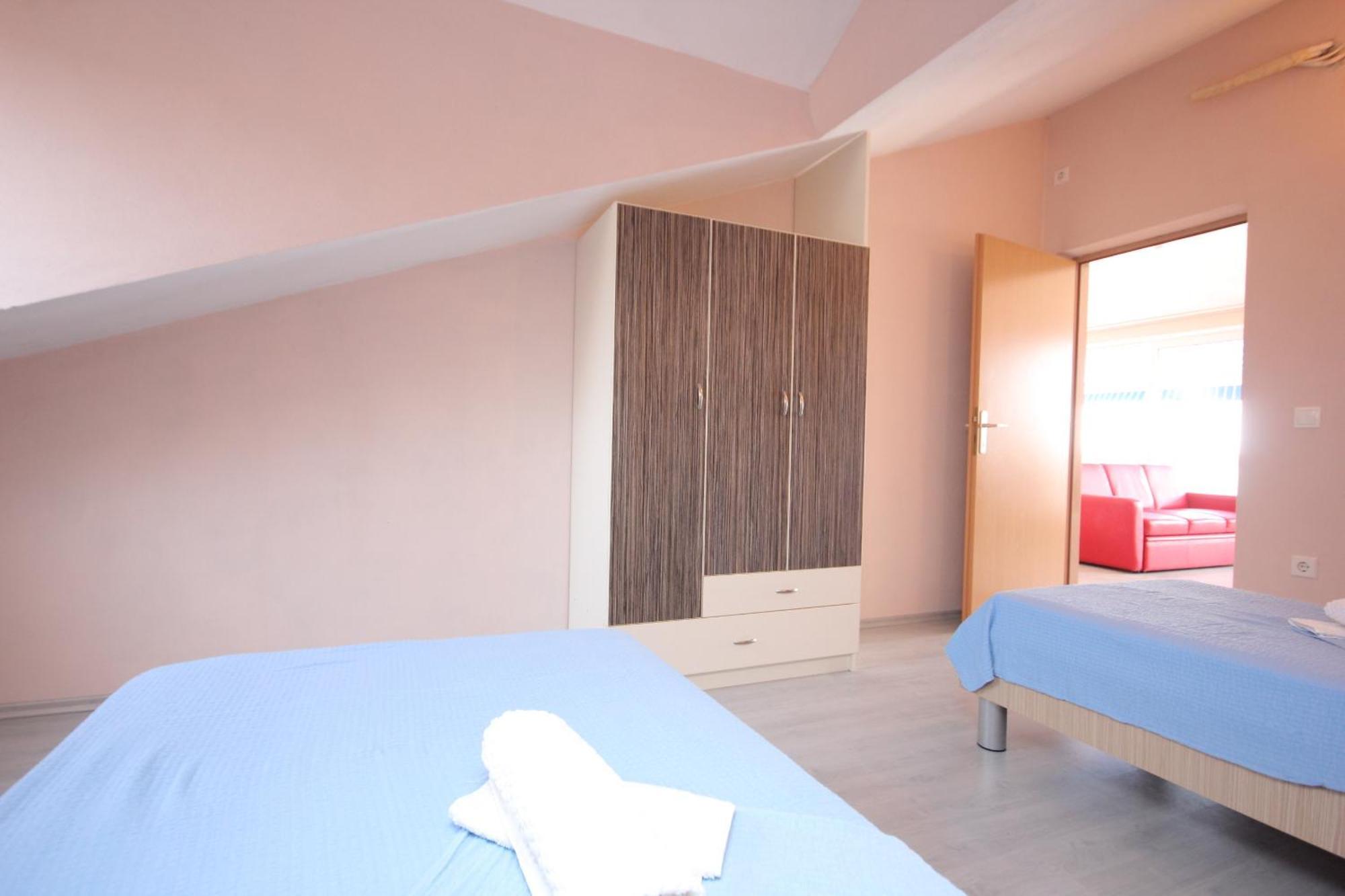 Apartments By The Sea Tkon, Pasman - 686 الغرفة الصورة